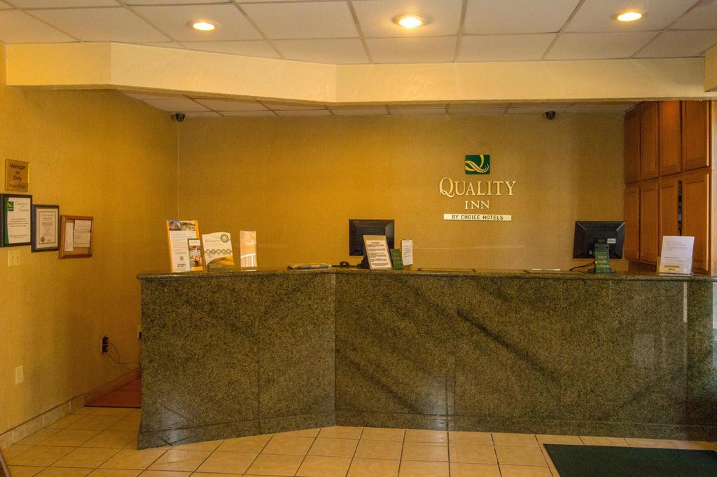 Quality Inn Lawton Exteriör bild
